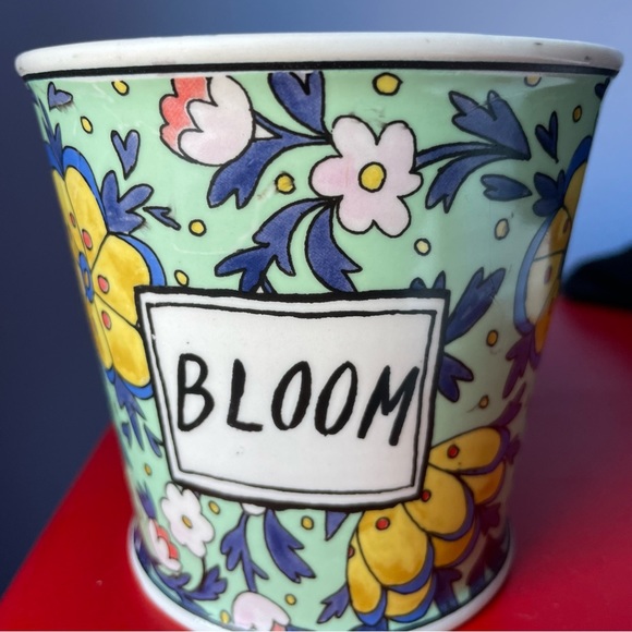 Cute colourful ceramic planter / flower pot - Picture 2 of 8